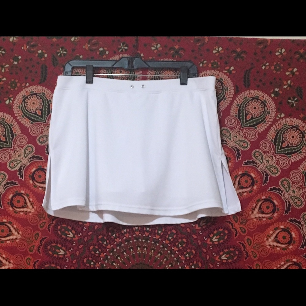 Aspire White Skort